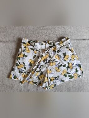 George | Size 16 White Cotton Lemon Shorts